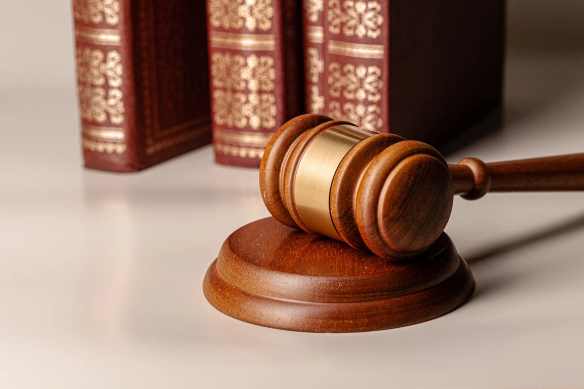Maîtriser la rédaction de vos annonces légales : conseils d'un avocat